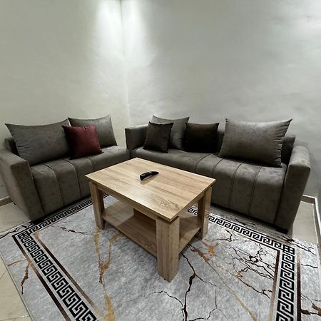 Appartement Spacieux Et Calme A Proximite De La Mer Et La Gare Agdal Рабат Екстериор снимка