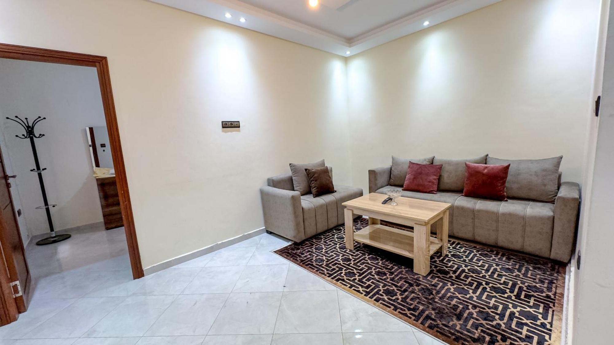 Appartement Spacieux Et Calme A Proximite De La Mer Et La Gare Agdal Рабат Екстериор снимка