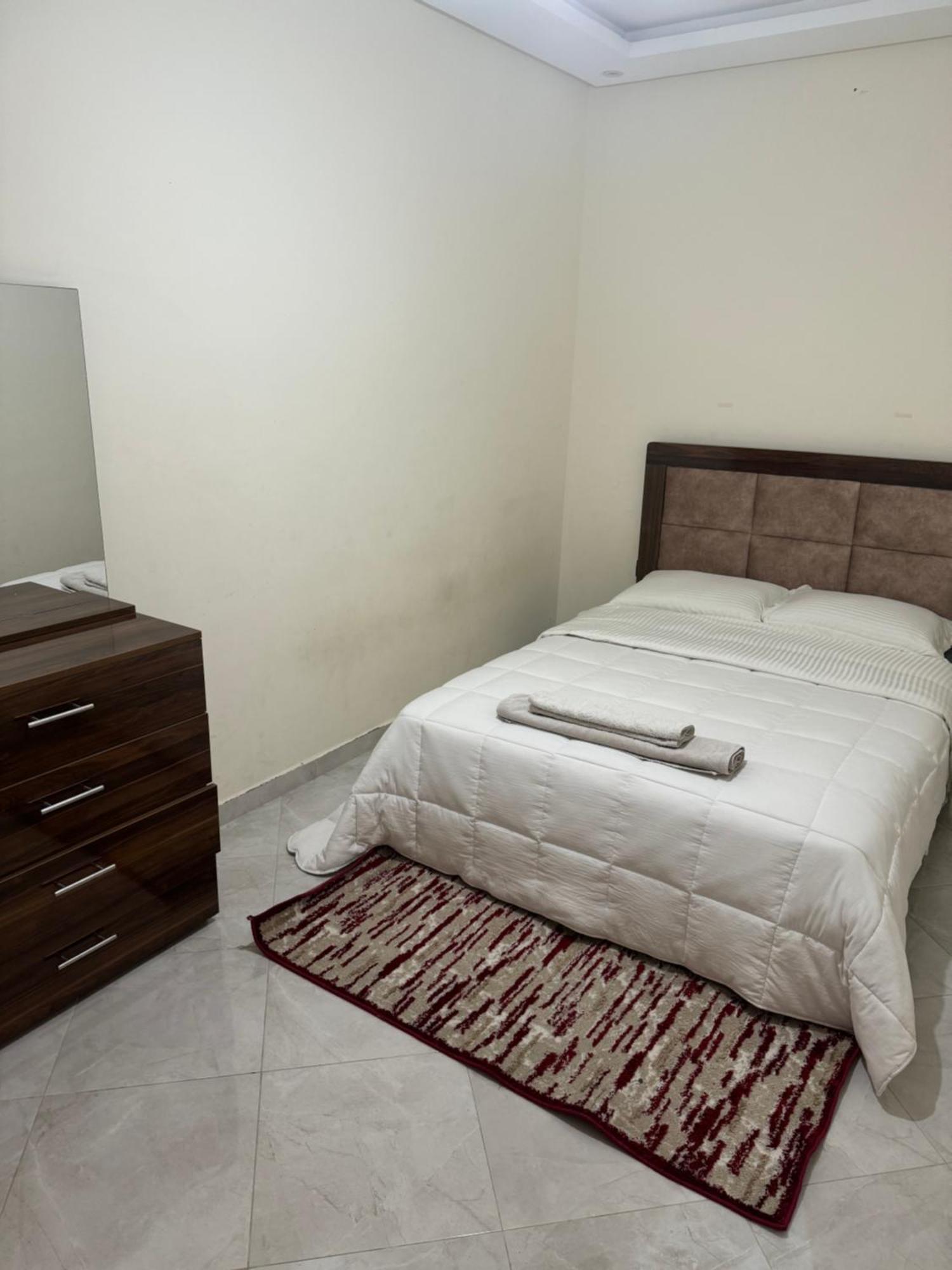 Appartement Spacieux Et Calme A Proximite De La Mer Et La Gare Agdal Рабат Екстериор снимка