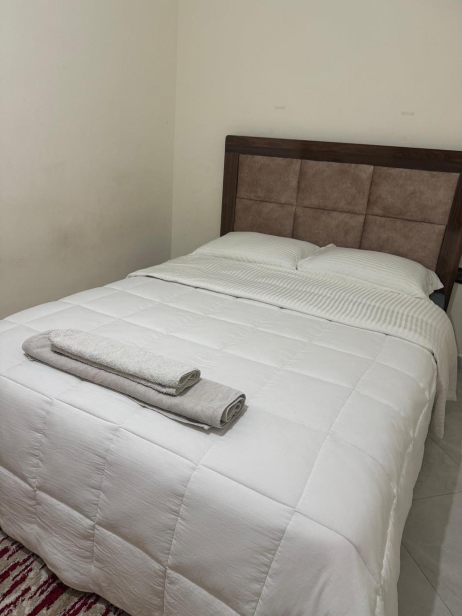 Appartement Spacieux Et Calme A Proximite De La Mer Et La Gare Agdal Рабат Екстериор снимка