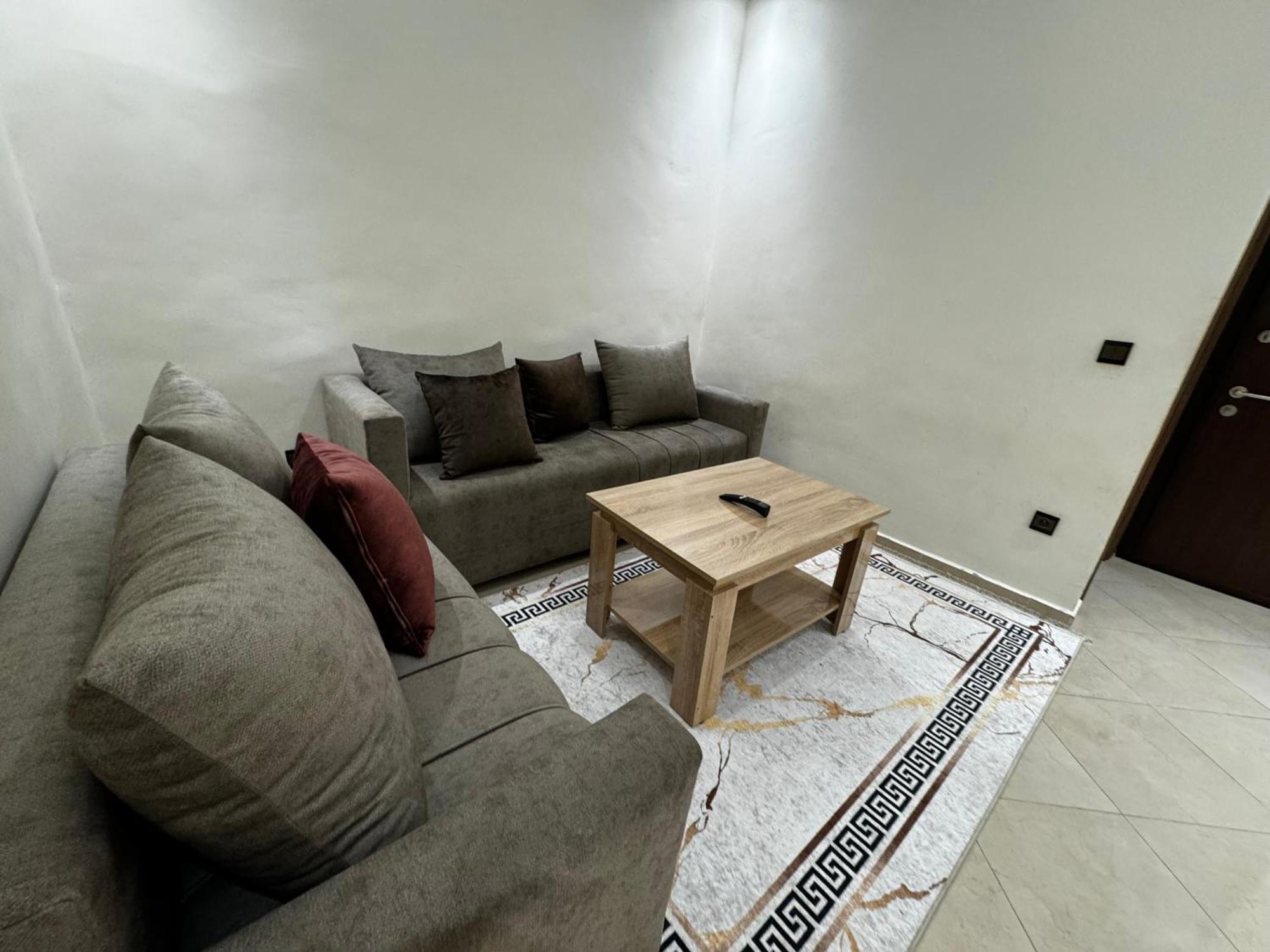 Appartement Spacieux Et Calme A Proximite De La Mer Et La Gare Agdal Рабат Екстериор снимка